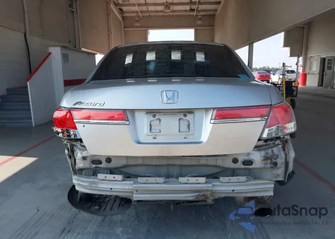 2011 Honda Accord 2.4 Lx z USA, uszkodzony, nr VIN 1HGCP2E31BA149488